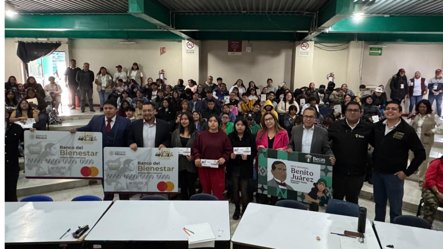 Entrega de Tarjetas de la Beca Universal para la Educación Media Superior “Benito Juárez”